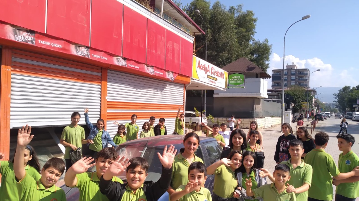 Toprakkale Atatürk Ortaokulu Değerler Kulübü öğrencileri esnaf ziyaretinde bulundu.